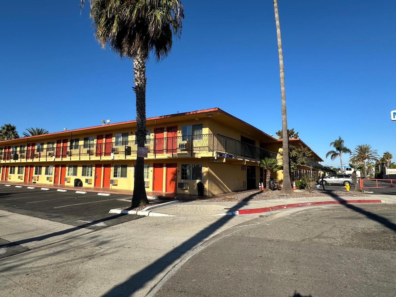 Hotel Avenida - Oceanside Camp Pendleton エクステリア 写真