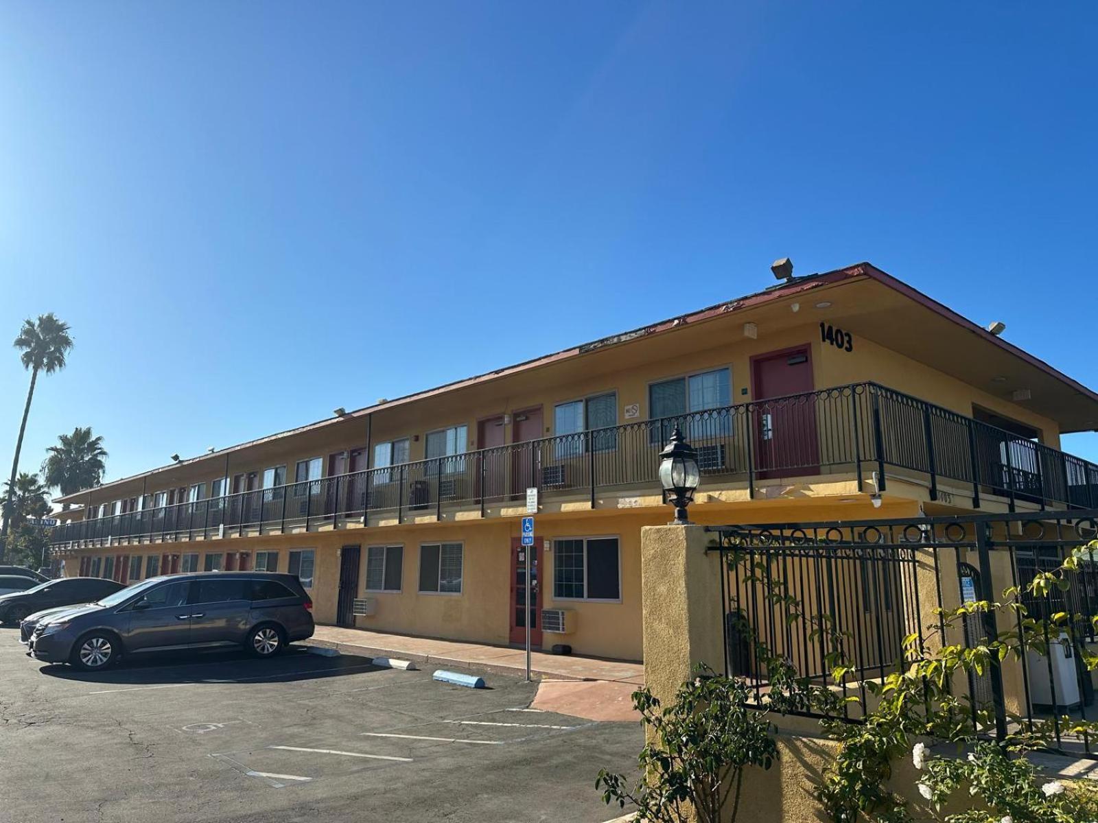 Hotel Avenida - Oceanside Camp Pendleton エクステリア 写真