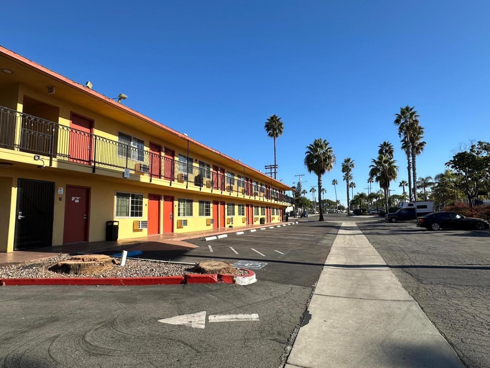 Hotel Avenida - Oceanside Camp Pendleton エクステリア 写真