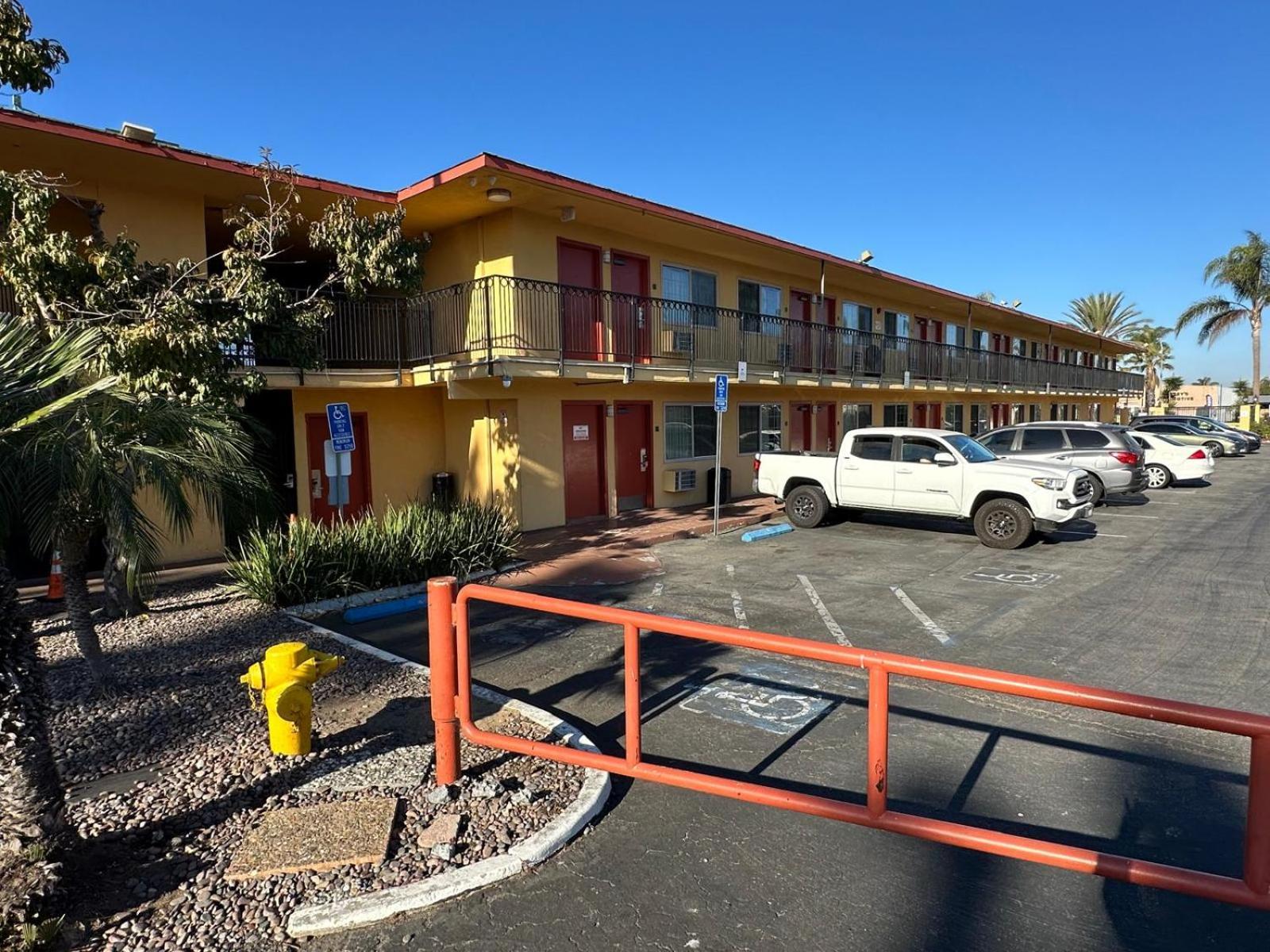 Hotel Avenida - Oceanside Camp Pendleton エクステリア 写真