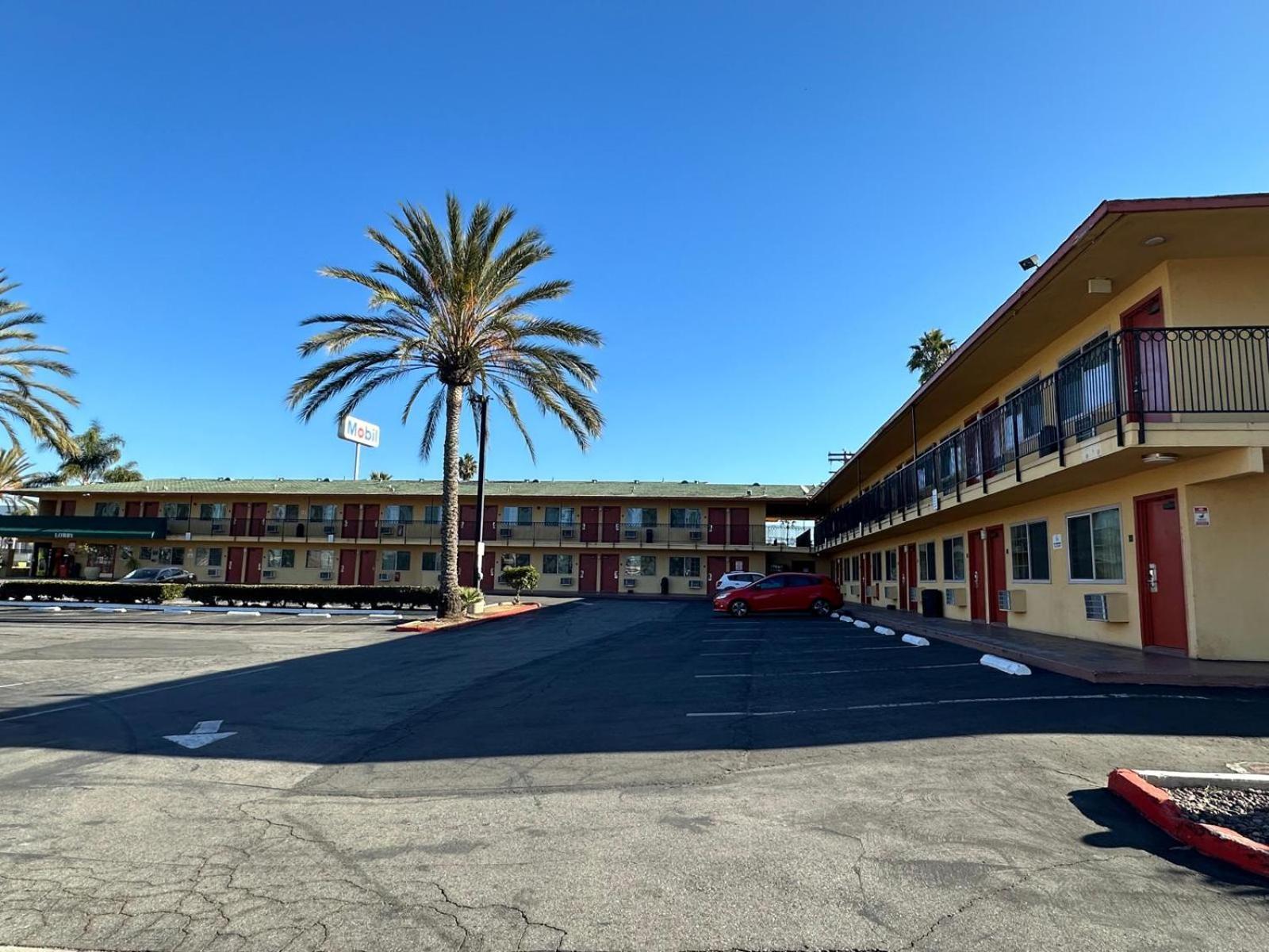 Hotel Avenida - Oceanside Camp Pendleton エクステリア 写真