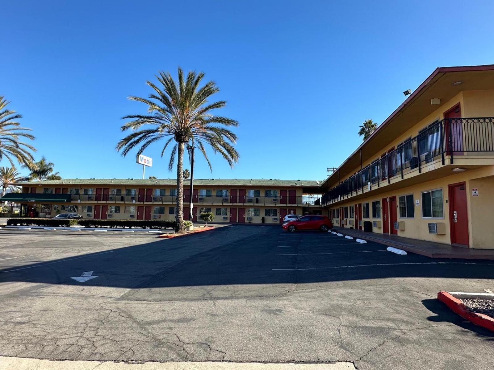 Hotel Avenida - Oceanside Camp Pendleton エクステリア 写真