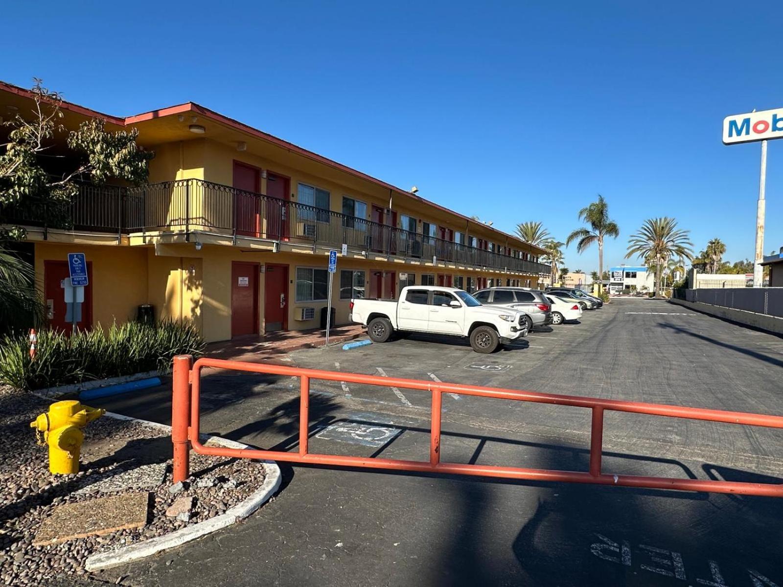 Hotel Avenida - Oceanside Camp Pendleton エクステリア 写真